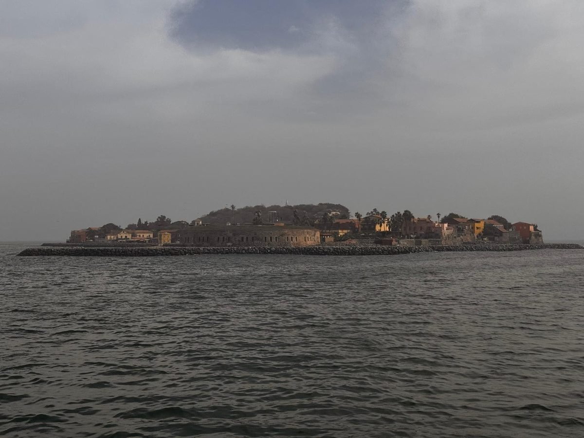 Île de Gorée vue depuis la mer